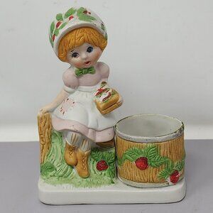 Vintage Strawberry Patches Porcelain Figurine‎ Collectible Desk Ornament